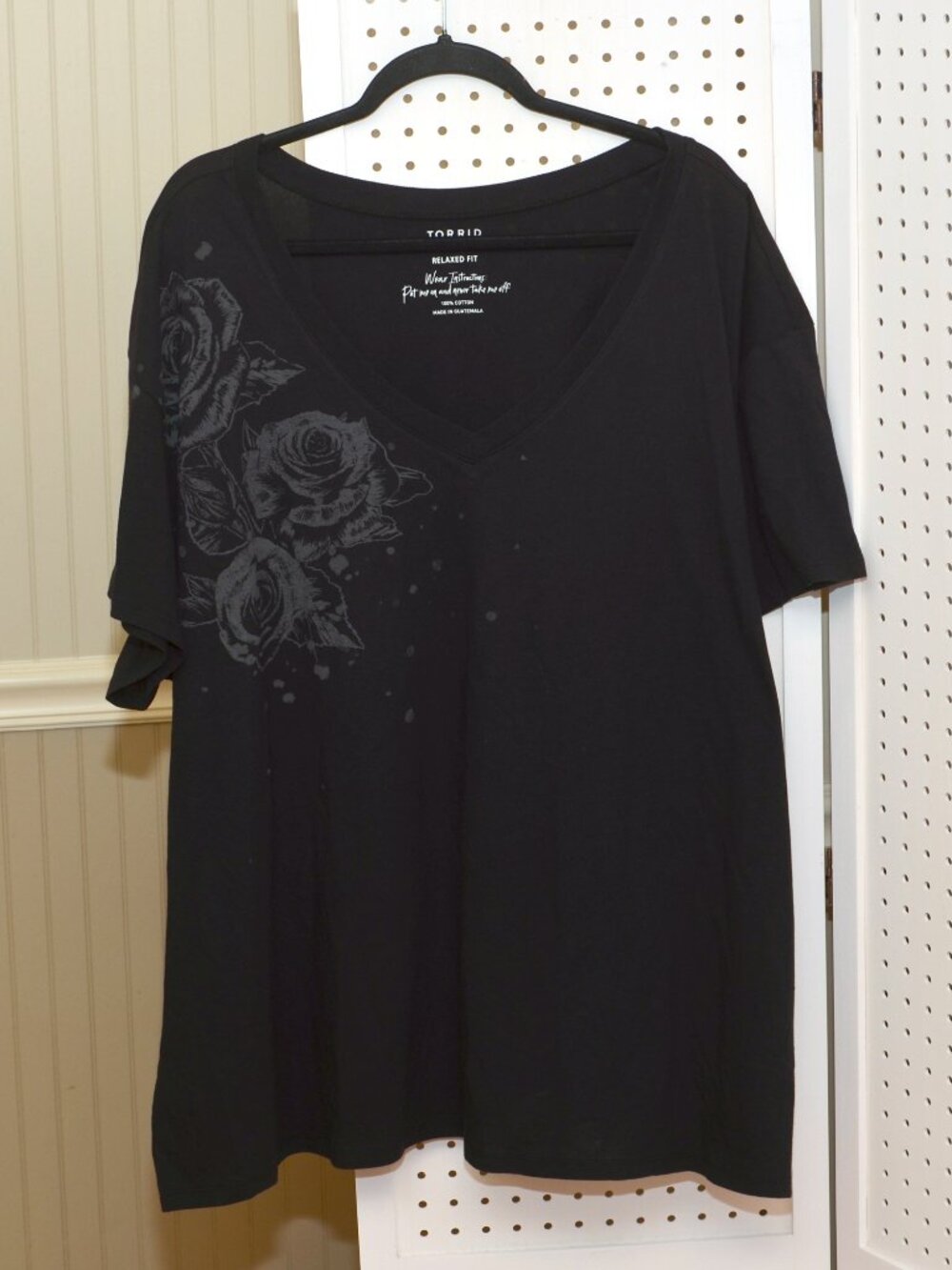 Plus Size Torrid 3 (3X) Black Rose Relaxed Vintage Cotton Jersey V-Neck Tee